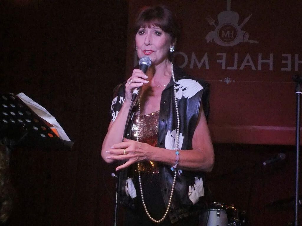 ANITA HARRIS