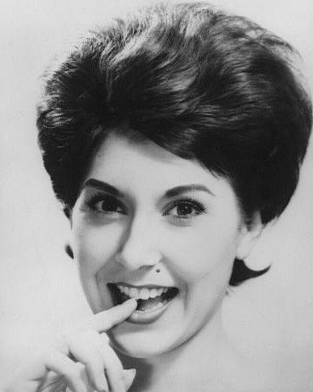 ANITA HARRIS