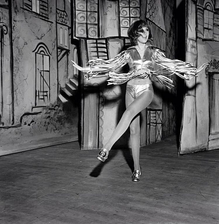 ANITA HARRIS