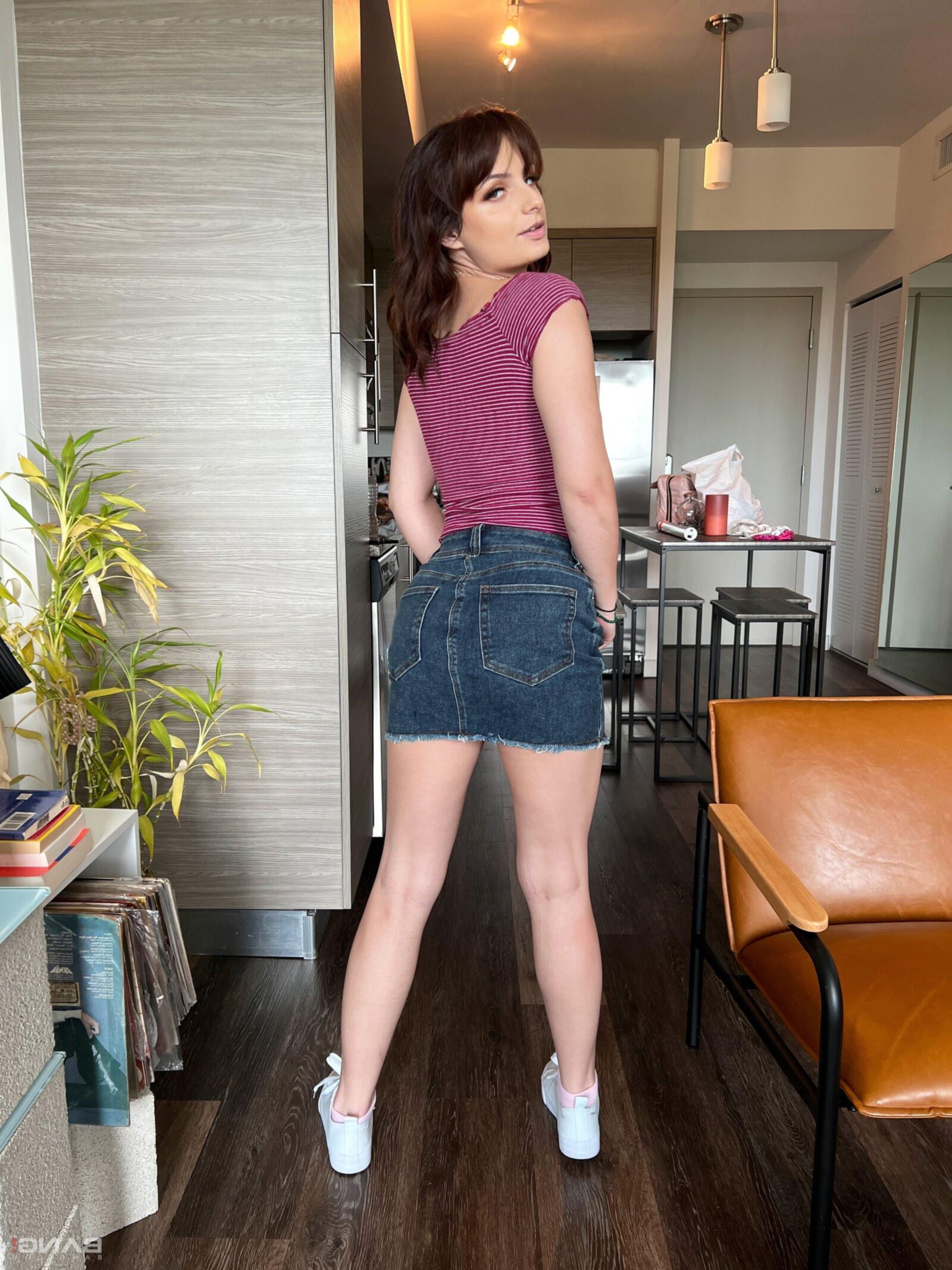 Evie Christian yo Cons Her Friends Stepdad To Fuck Her