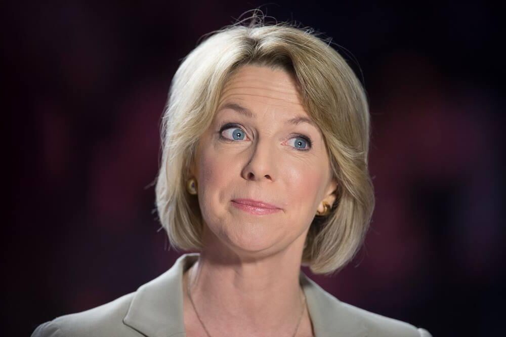 Hazel Irvine Cum auf ihrem Gesicht