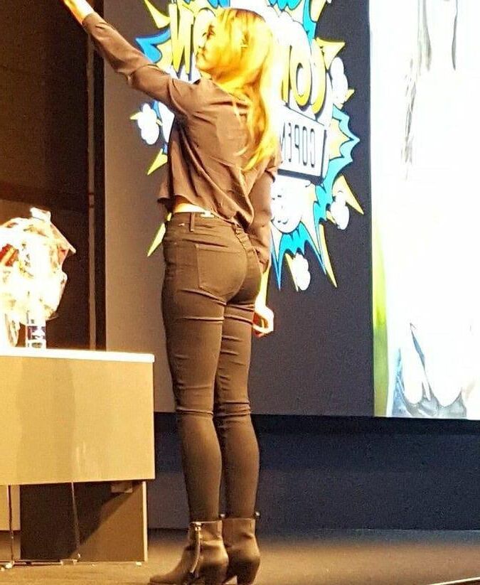 Alycia Debnam Carey hot lady