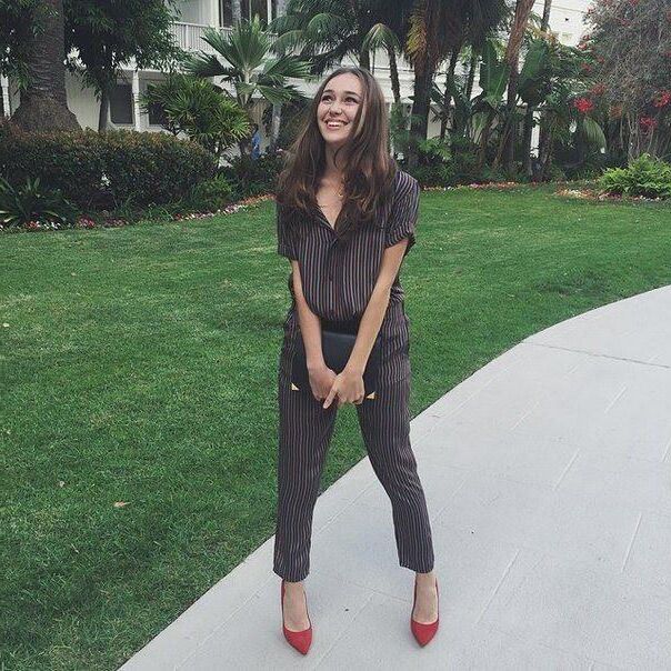 Alycia Debnam Carey hot lady