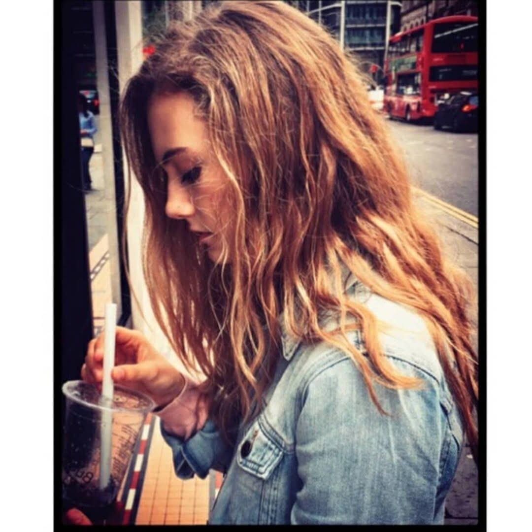 Emilia Jones is hot 