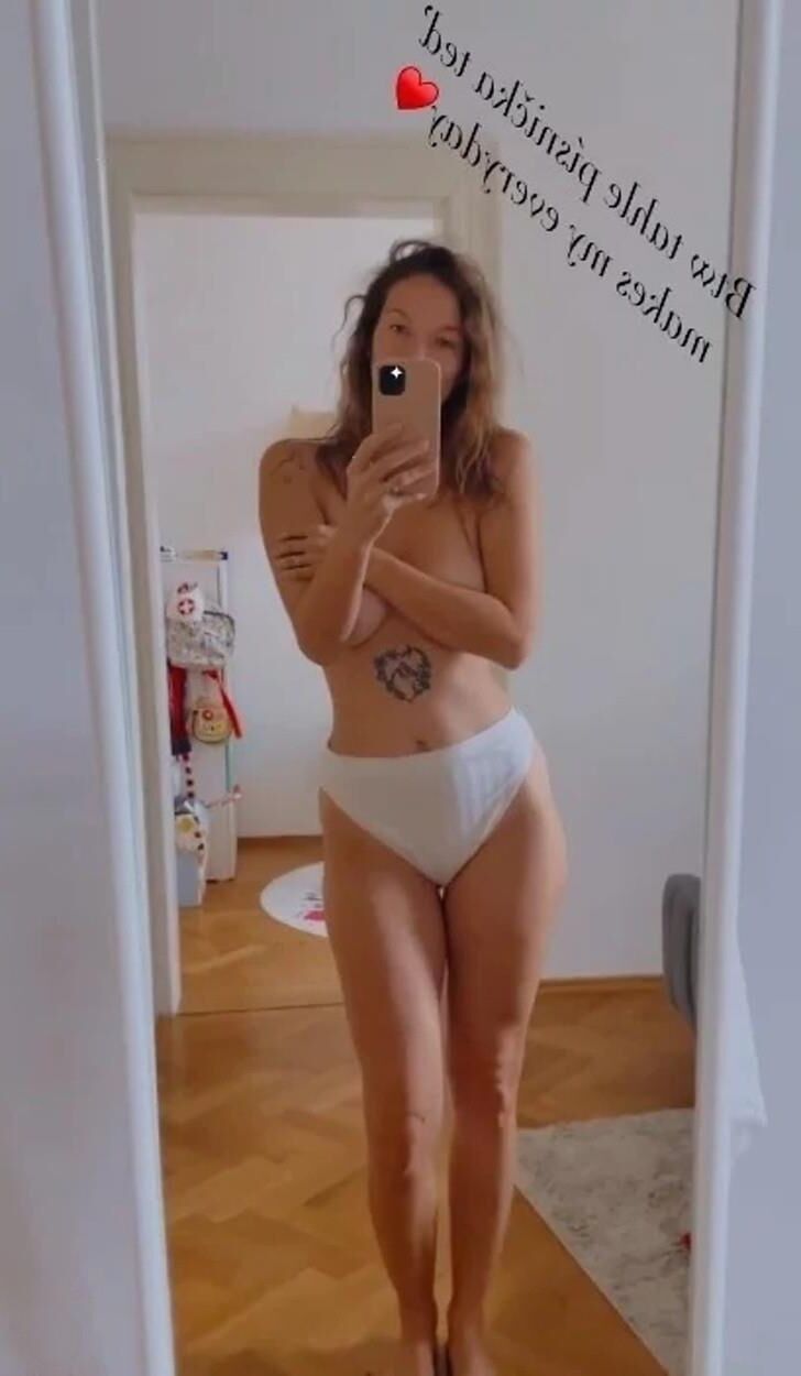 Berenika Kohoutova（）
