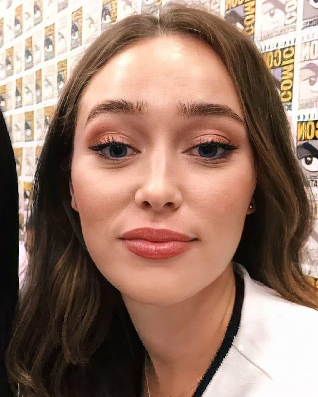 Alycia Debnam Carey hot lady