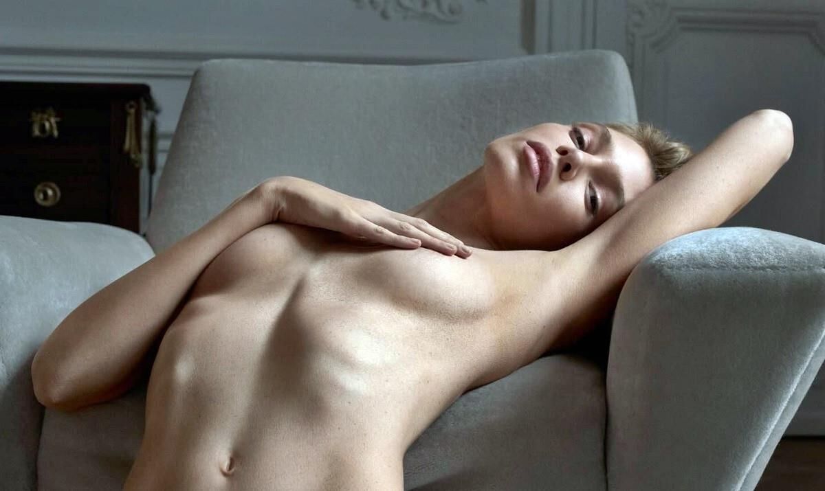 Celebs Hiding Tits 
