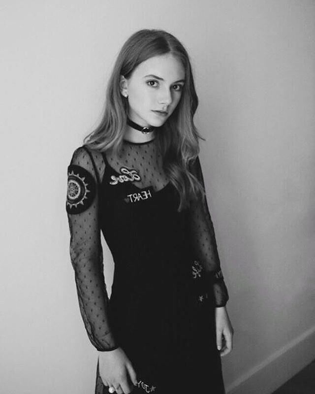 Emilia Jones is hot 