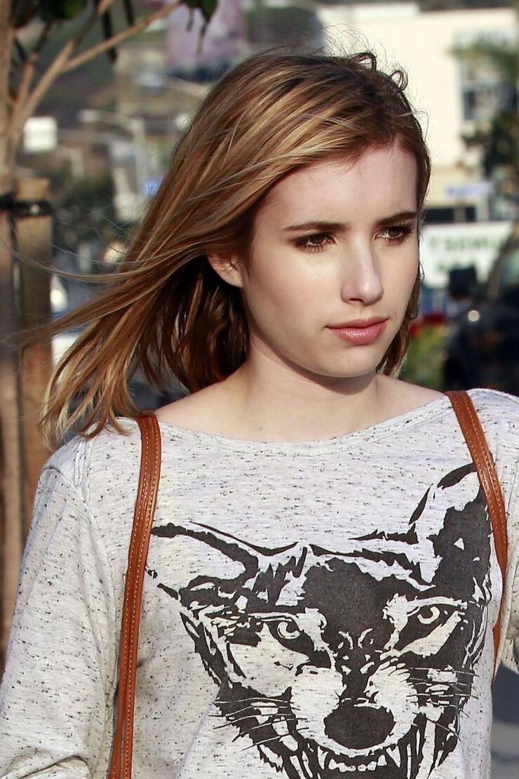 Emma Roberts 
