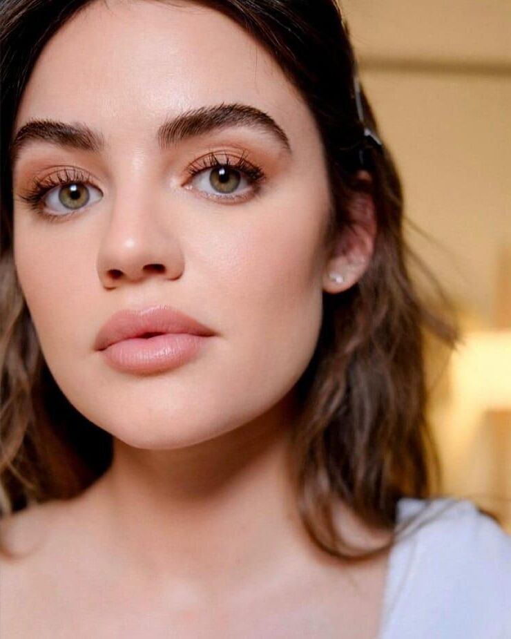 Lucy Hale Fuckbunny Imaging Ella mira hacia arriba: D