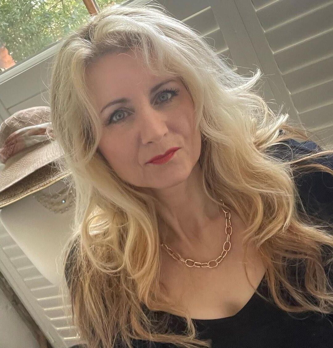 Corrinne Wicks