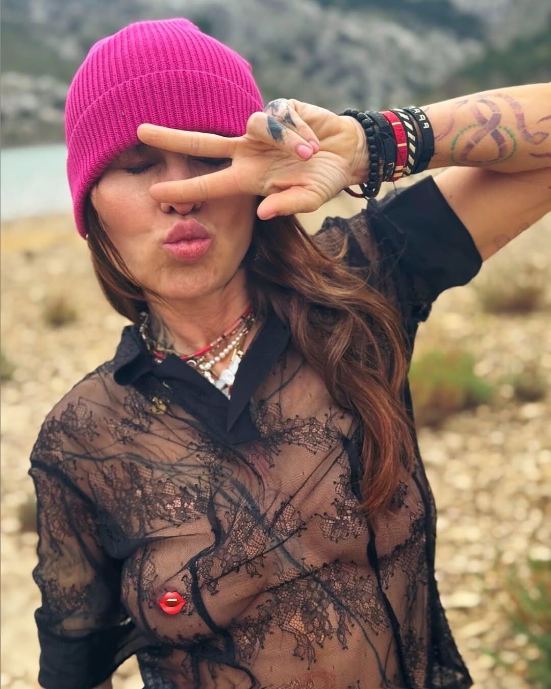 Katerina Kaira Hrachovcova ( )