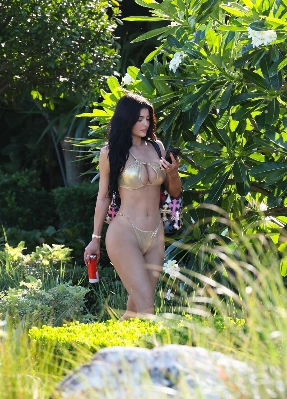 Kylie Jenner beach pics