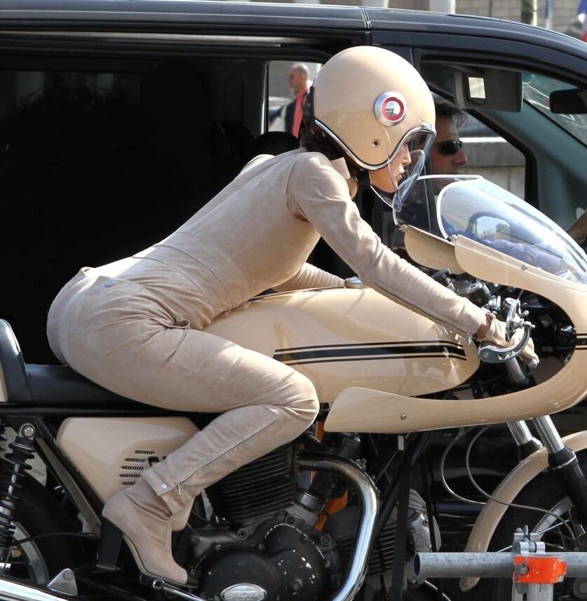 Keira Knightley Hot Teasing Outfit