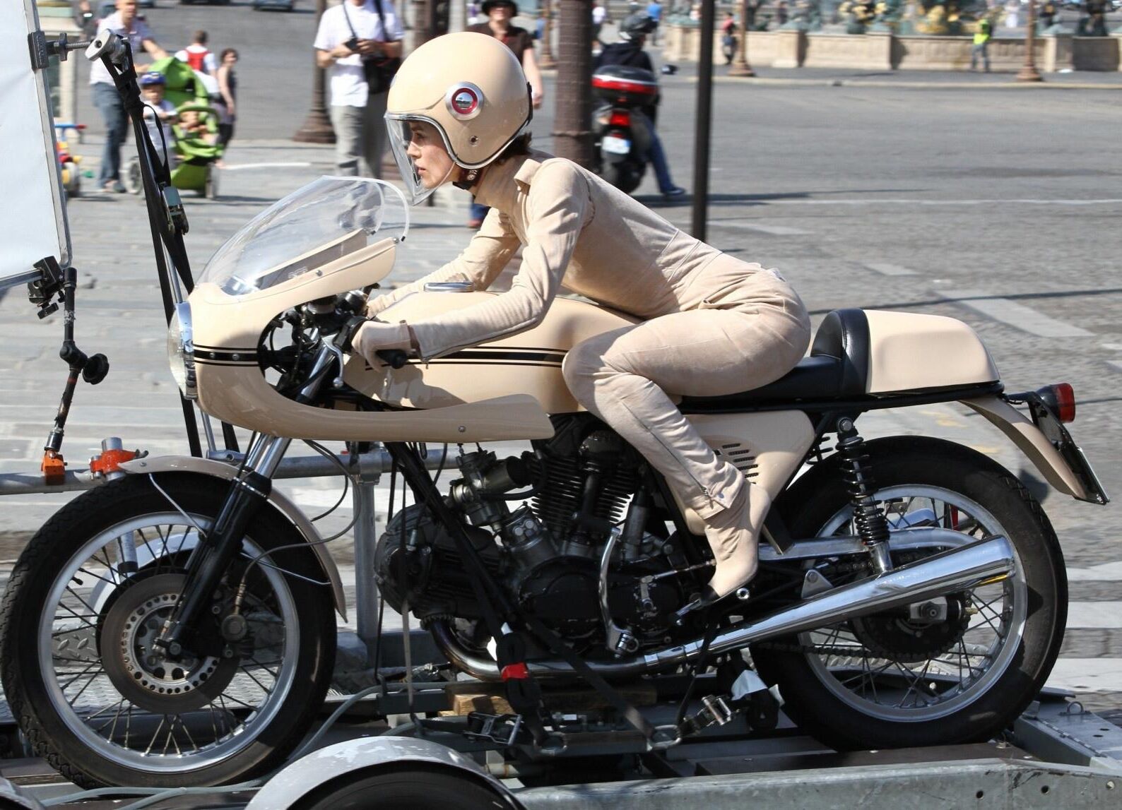 Keira Knightley Hot Teasing Outfit