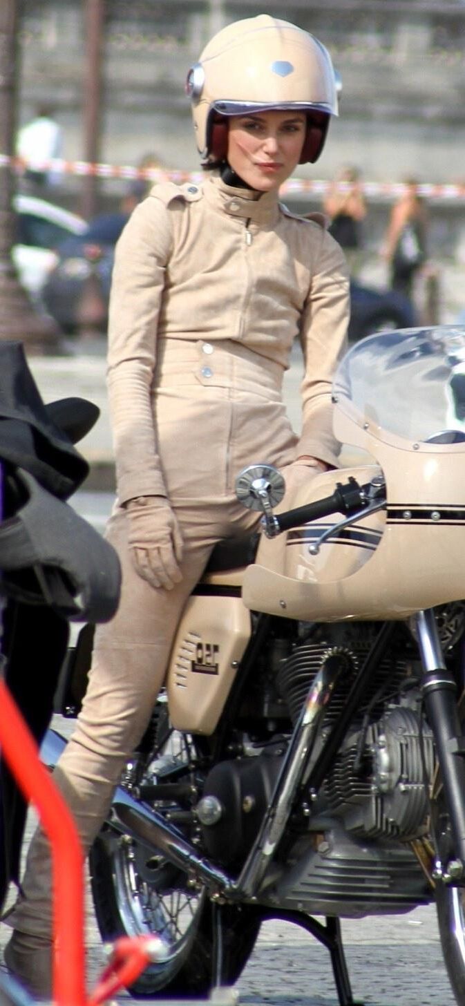 Keira Knightley Hot Teasing Outfit