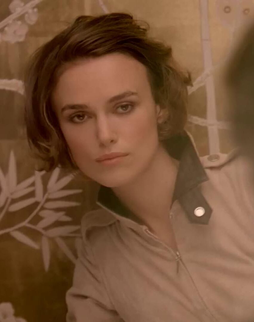 Keira Knightley Hot Teasing Outfit