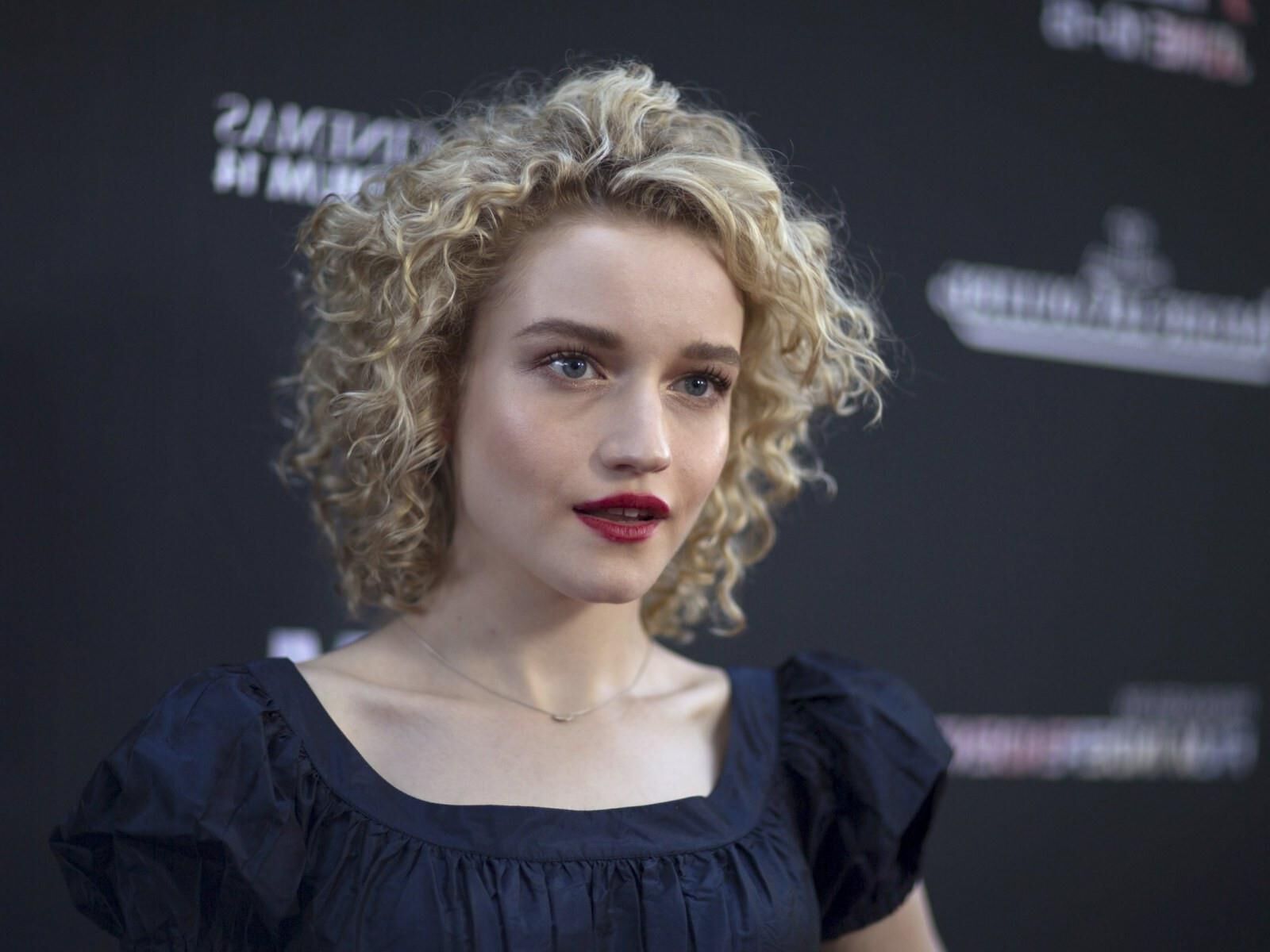 Julia Garner