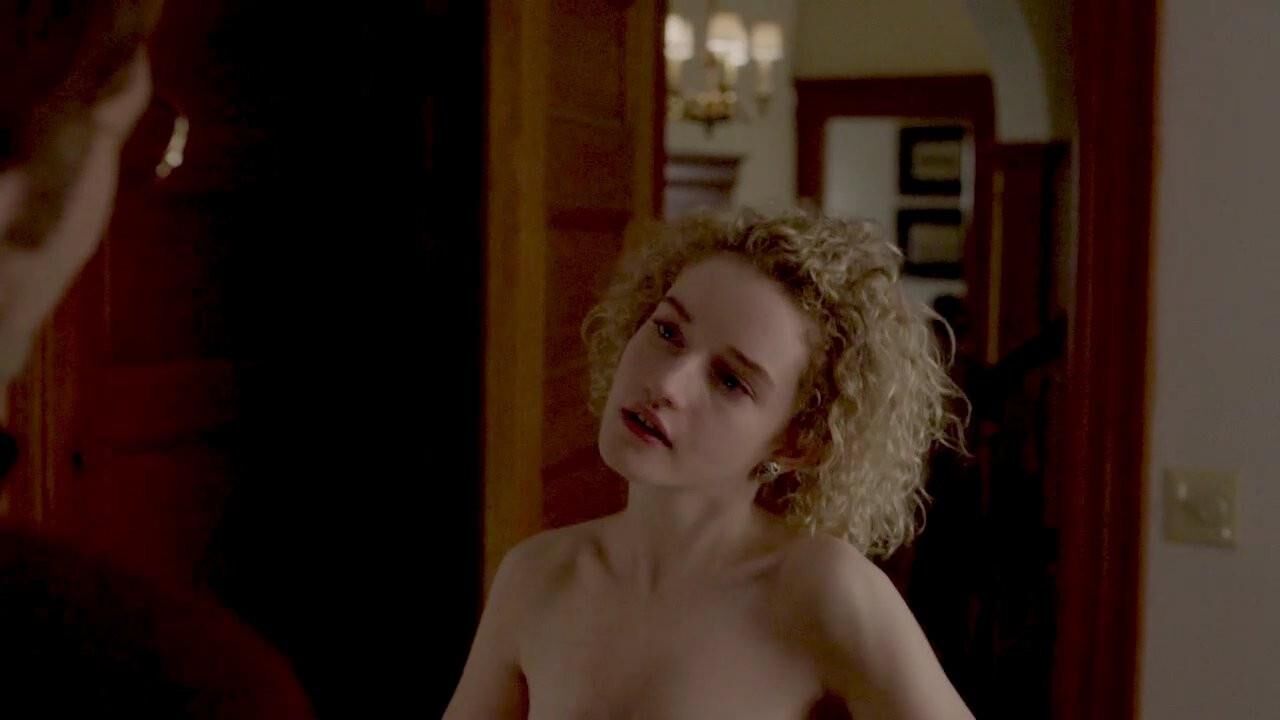 Julia Garner