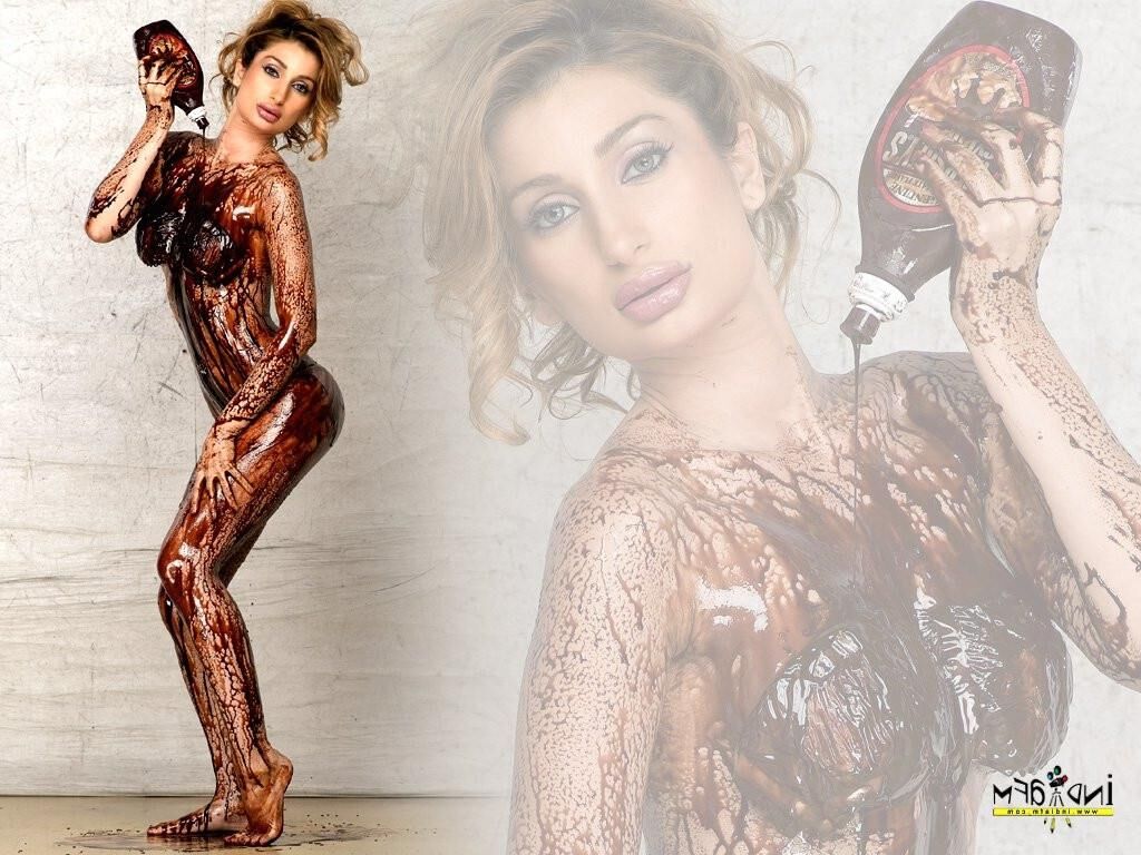 Nude Iraner geborene norwegische Schauspielerin und Model Negar Khan