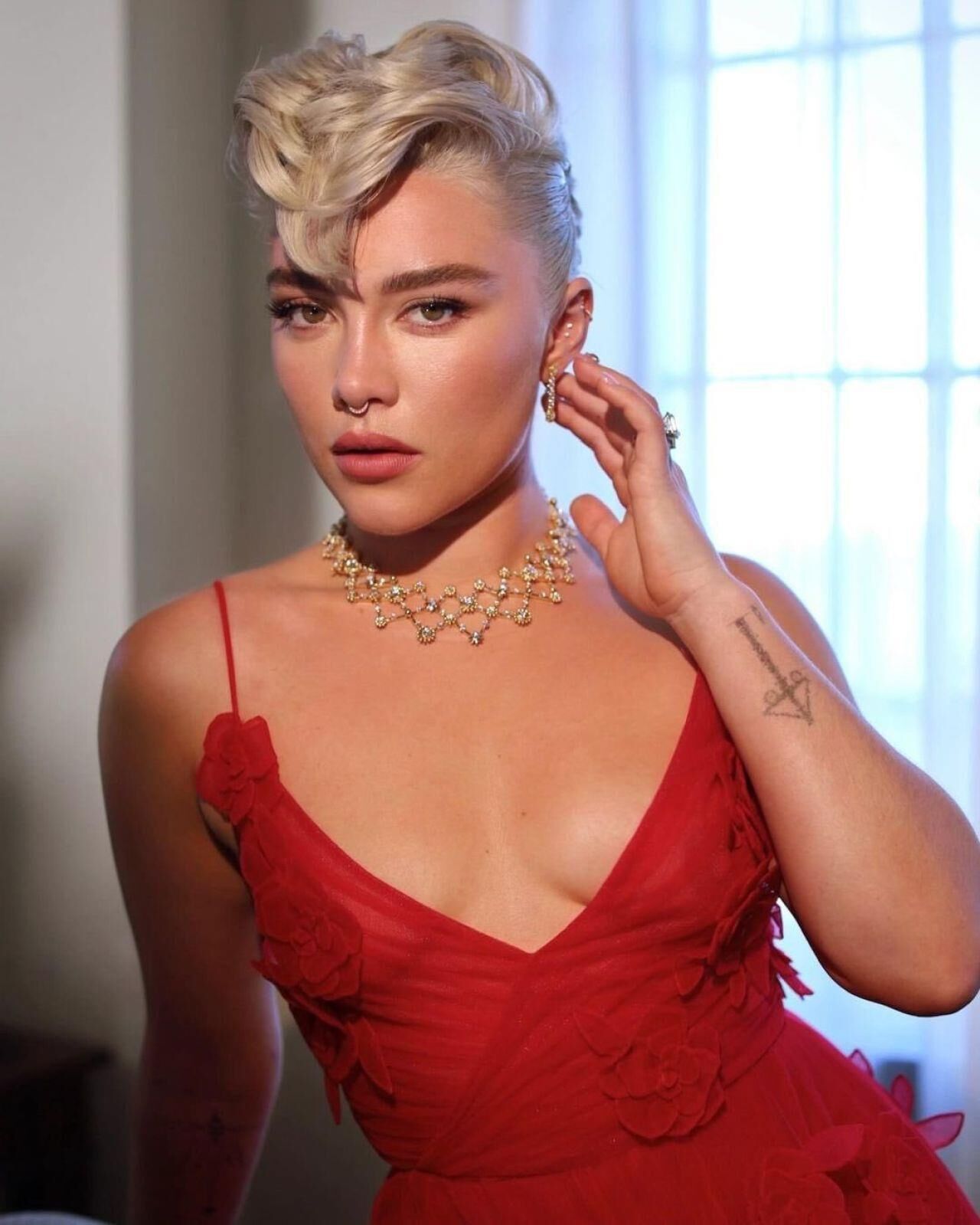 Florence Pugh Master guilty pleasure 