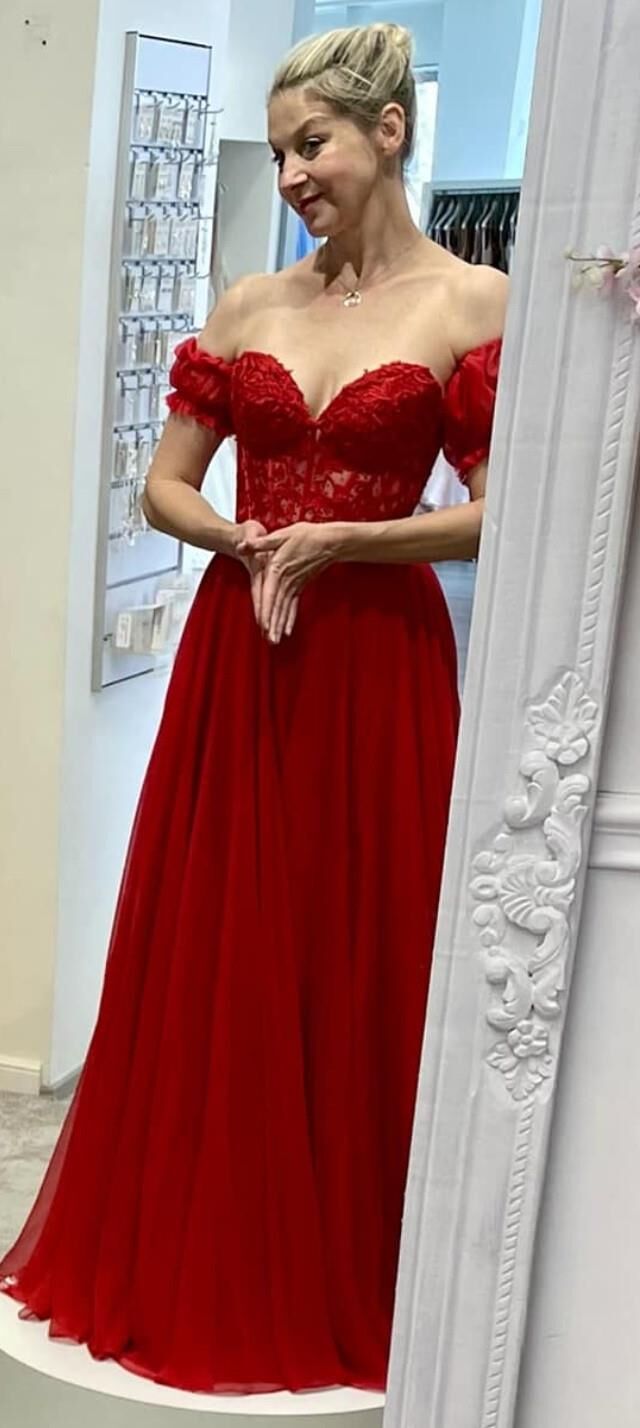 Sabina Laurinova ()