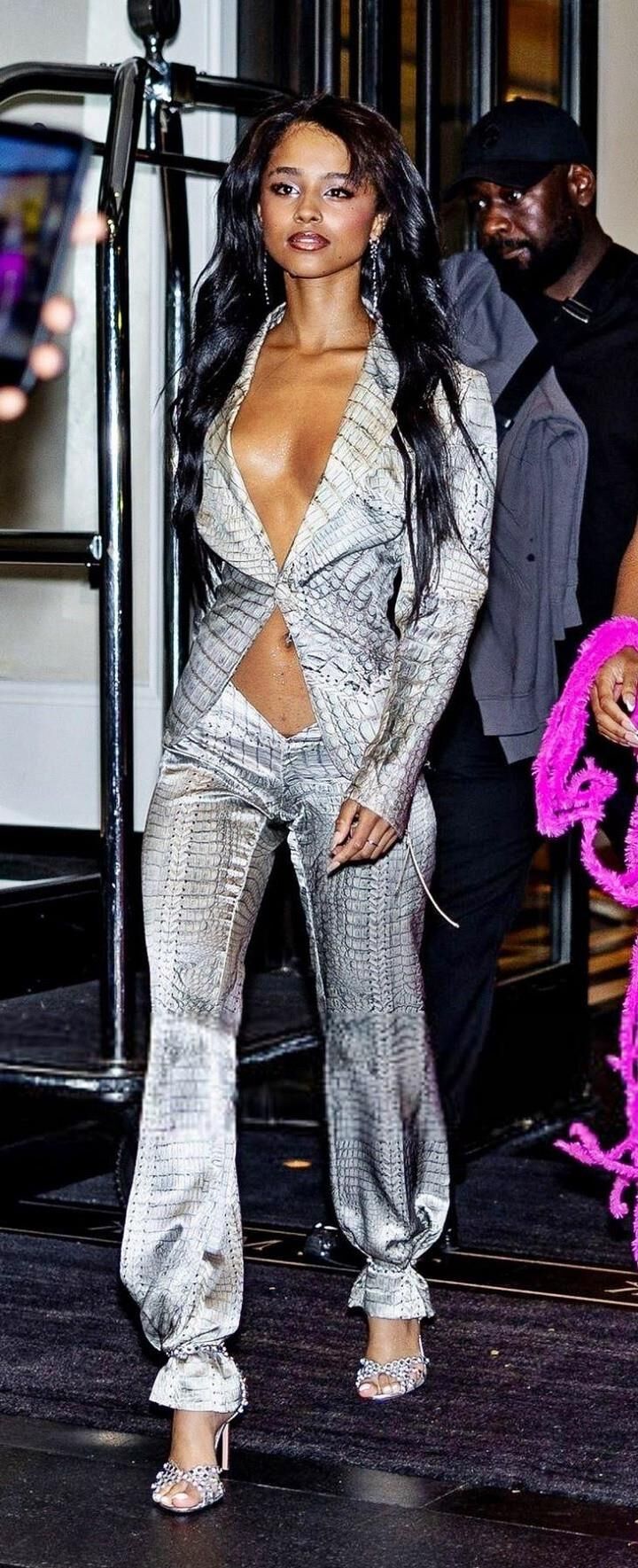 Celebrity Cleavage 