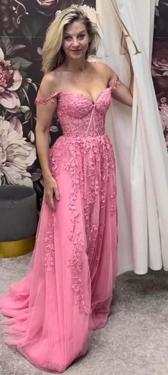 Sabina Laurinova ()