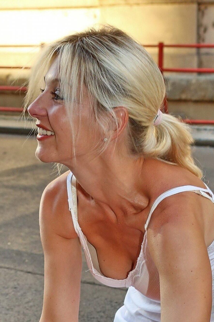 Sabina Laurinova ()