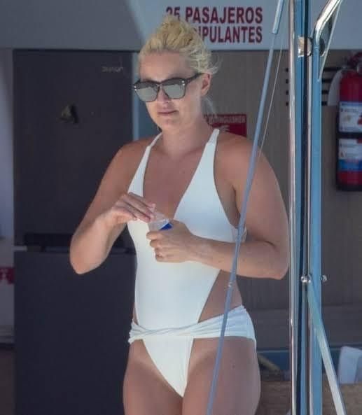 LINDSAY VONN