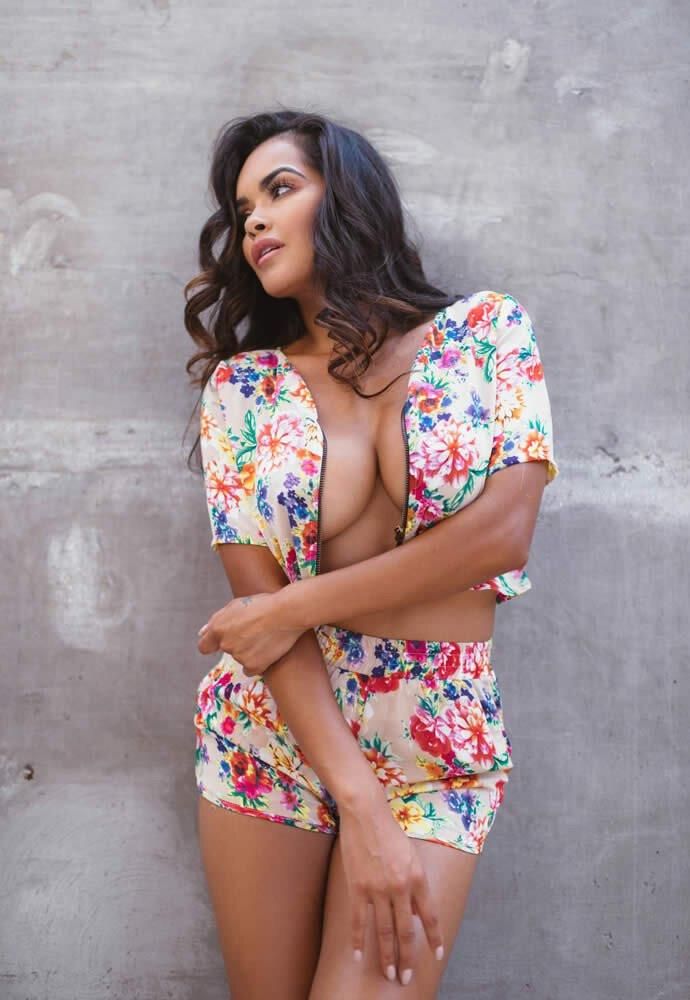 Daisy Marie hot latin mami
