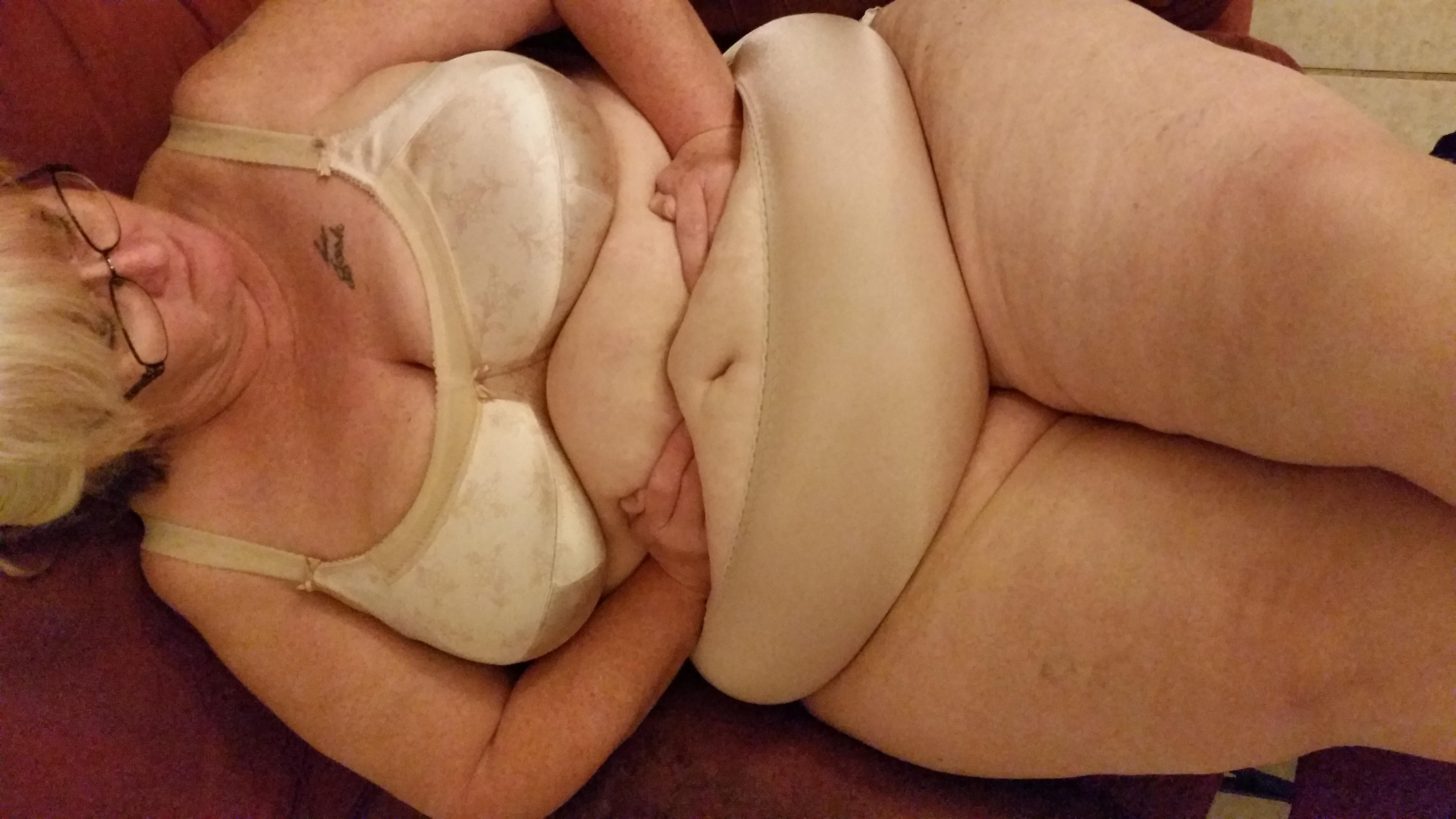 Sissysick de Fat Granny Love