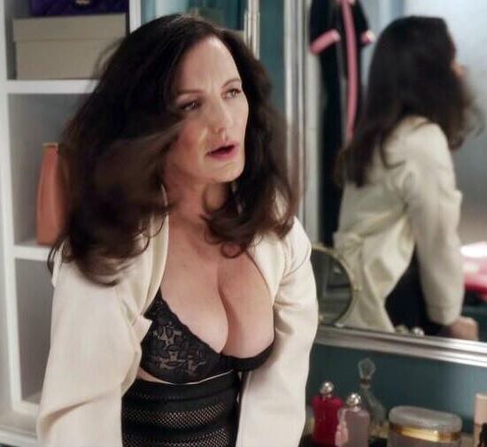 Celebrity Cleavage 