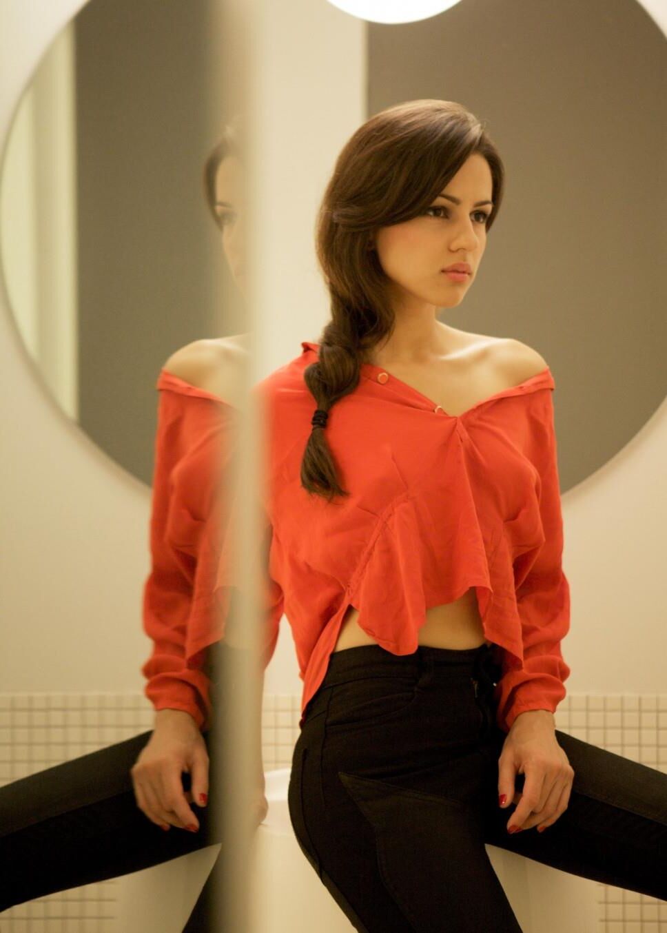 Annet Mahendru