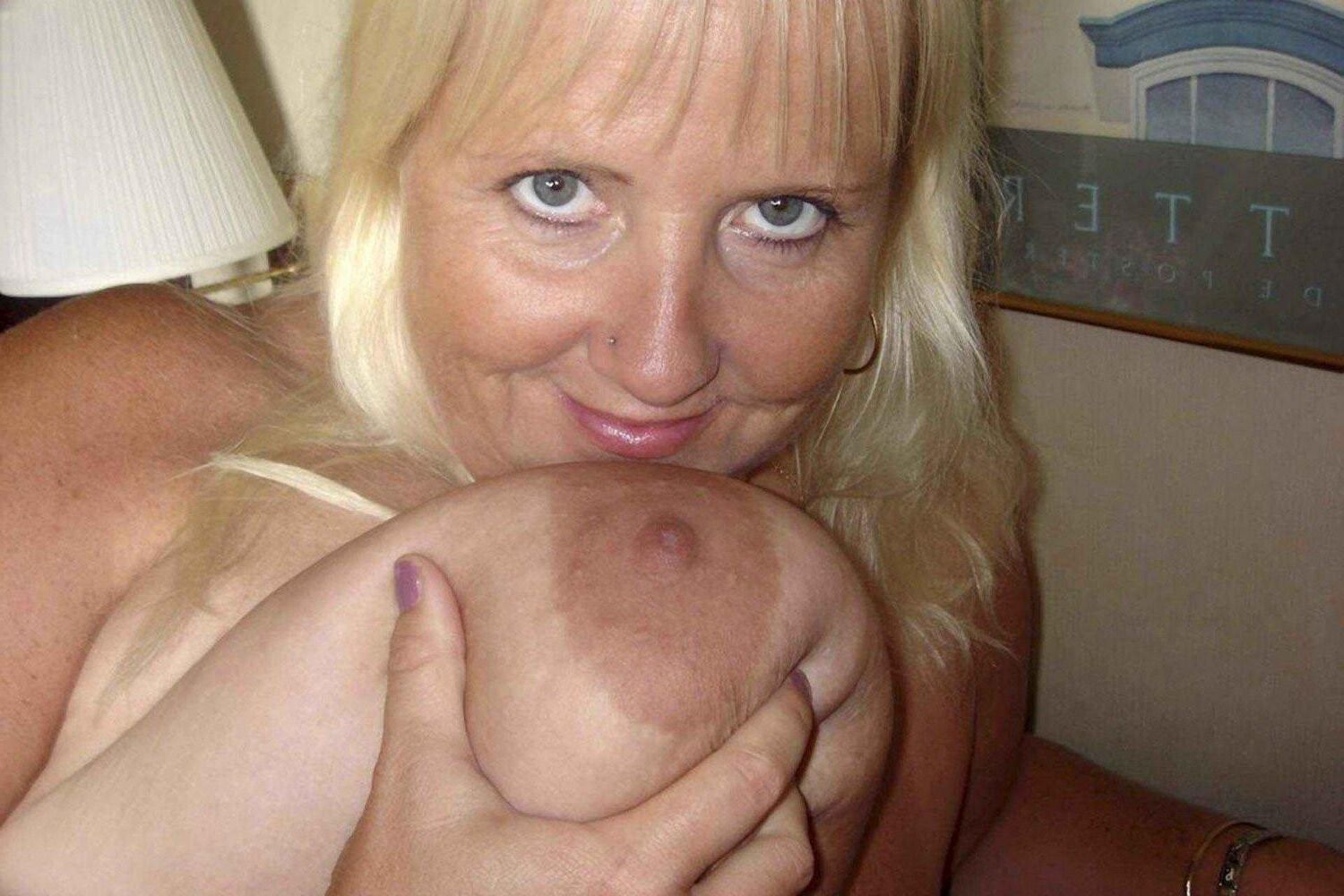 巨乳BBWポルノスターダフネストーン