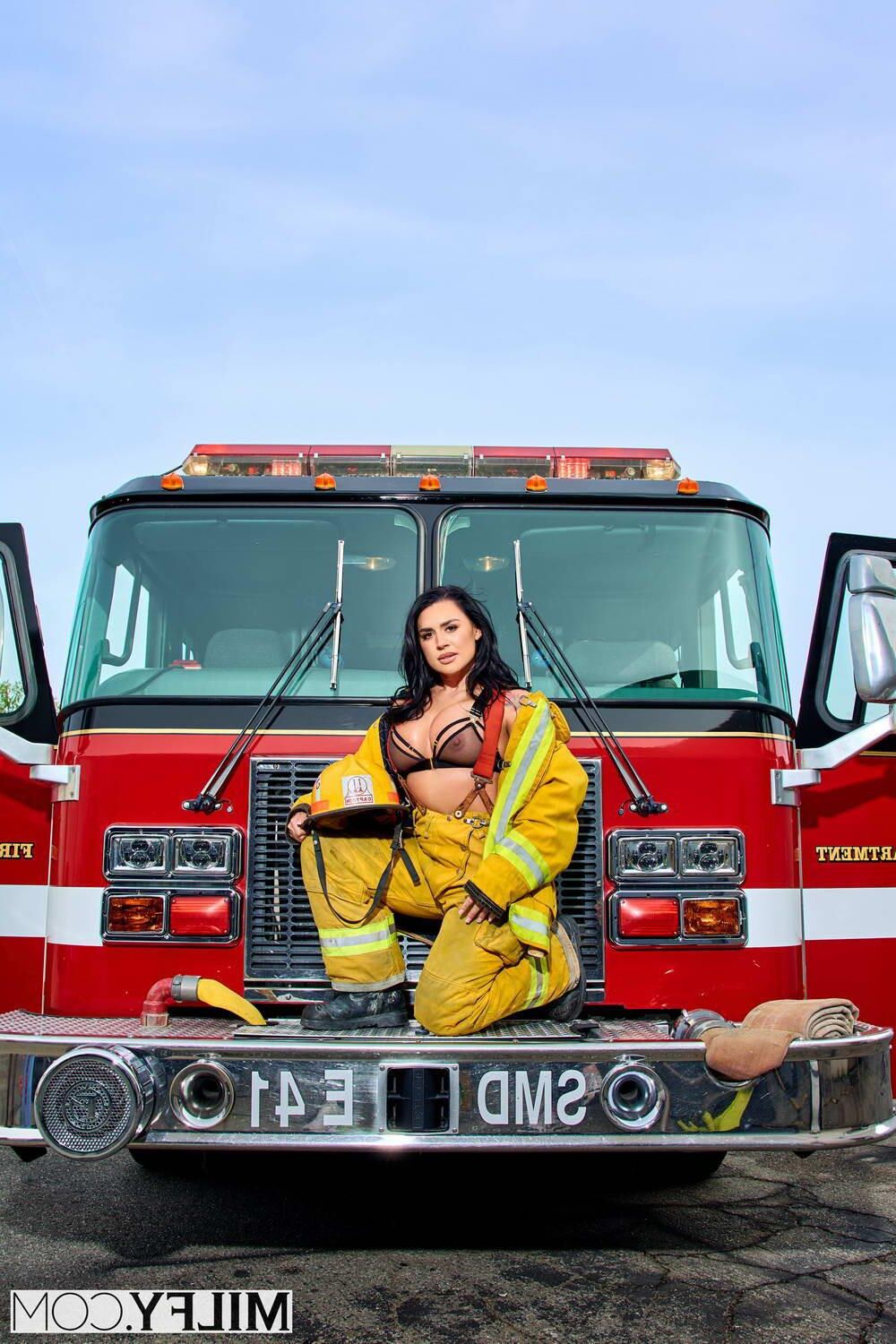 Eva Angelina Yes Chief