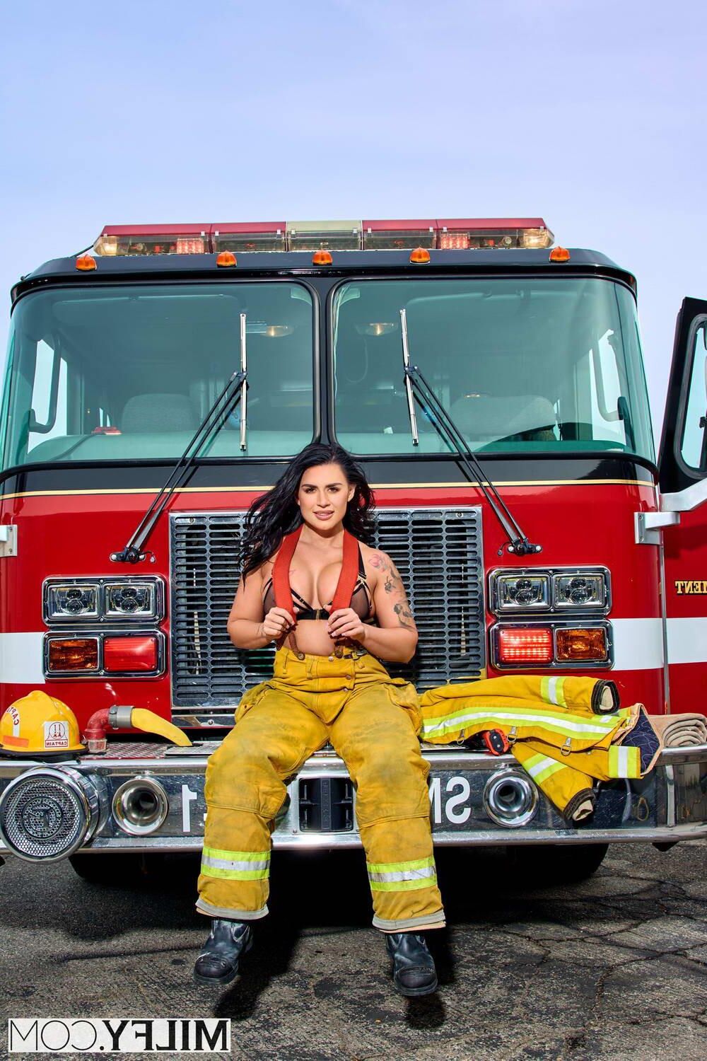 Eva Angelina Yes Chief