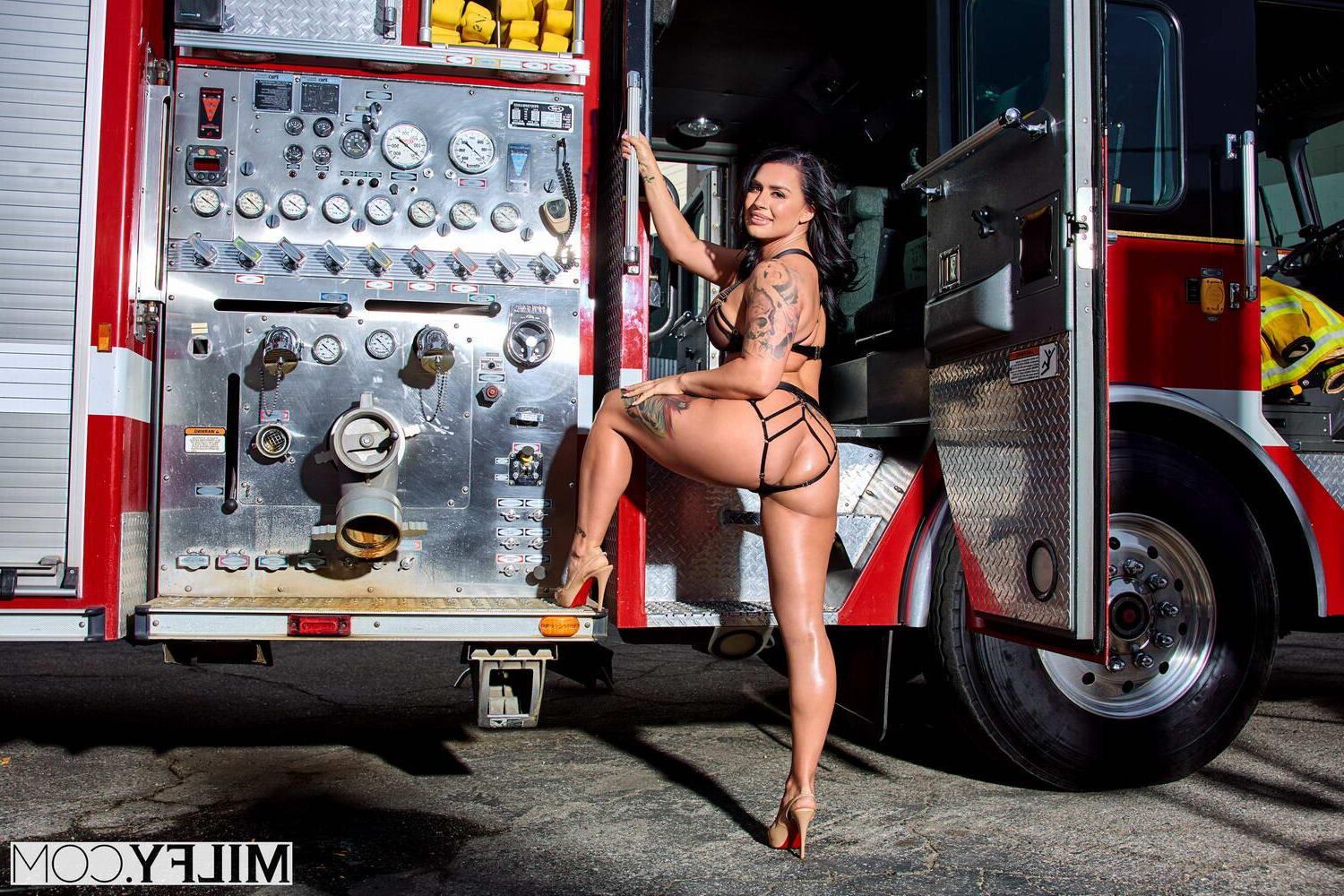 Eva Angelina Yes Chief