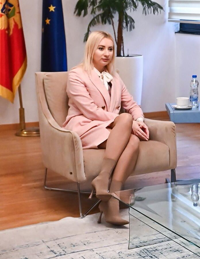 MILF POLICOLY PANTYHOSE MAIDA GORCEVI（モンテネグロ）