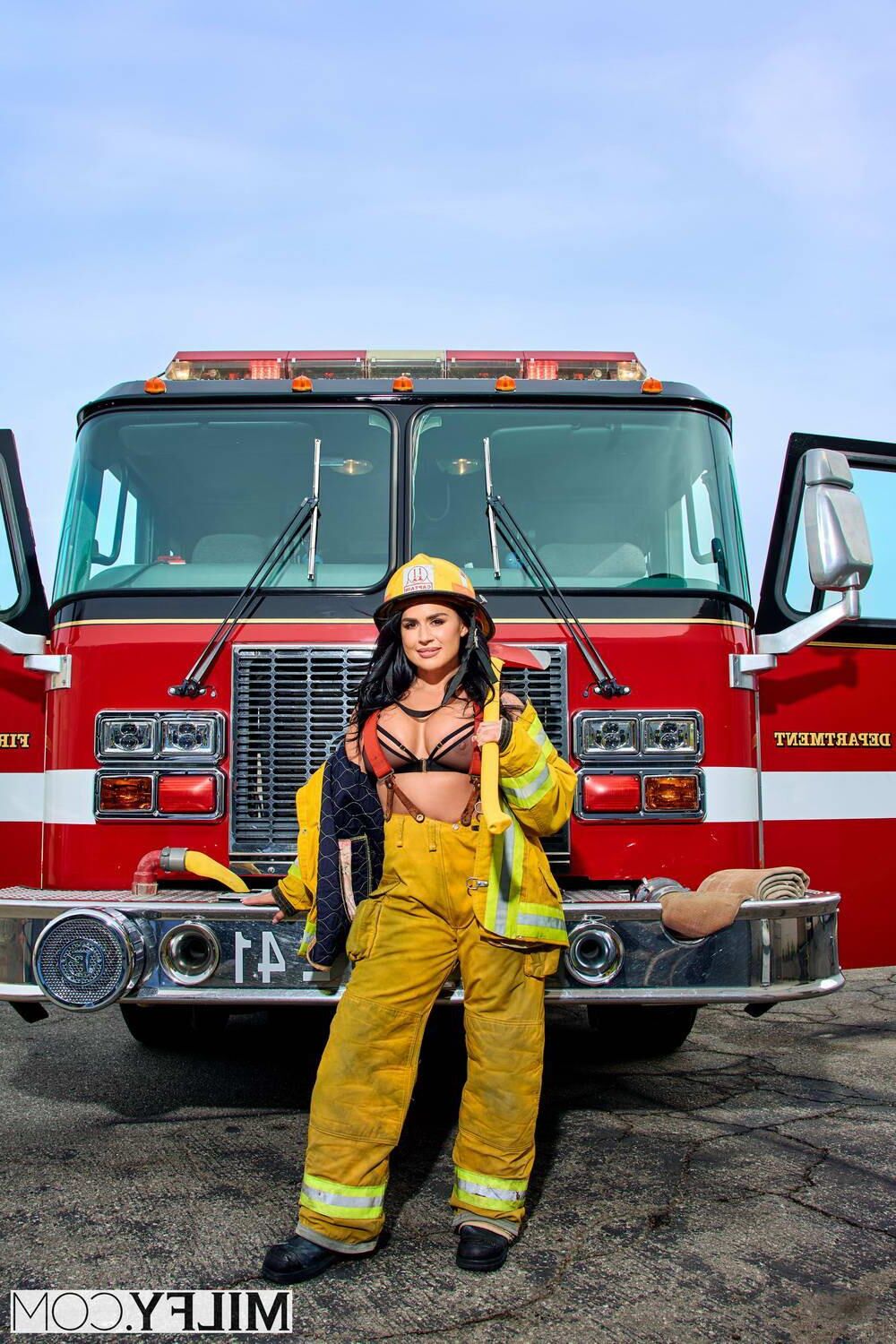 Eva Angelina Yes Chief