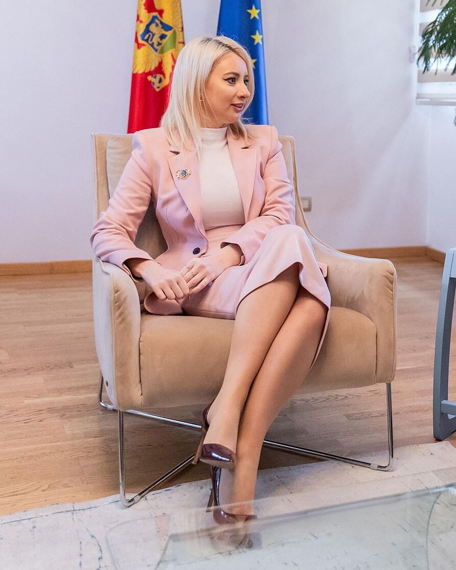 MILF POLICOLY PANTYHOSE MAIDA GORCEVI（モンテネグロ）