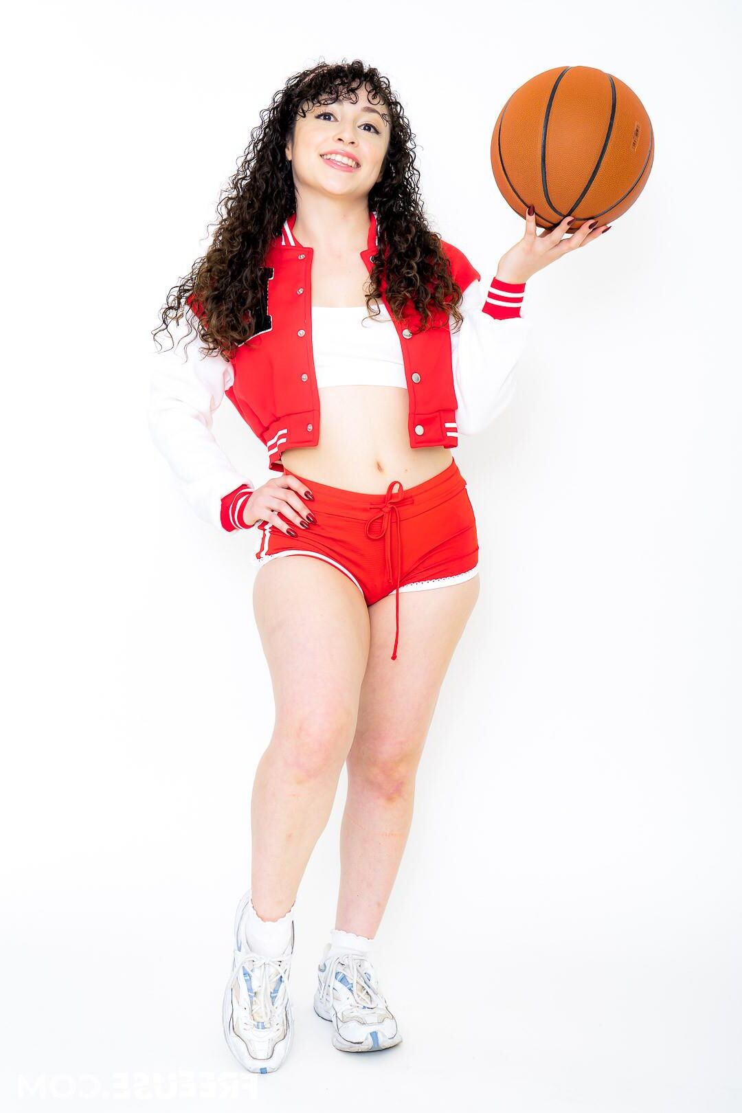 Pixie Smalls yo Eyes and Hands on the Game