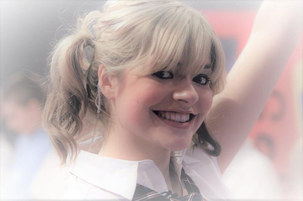 Uniforme escolar de Holly Willougby