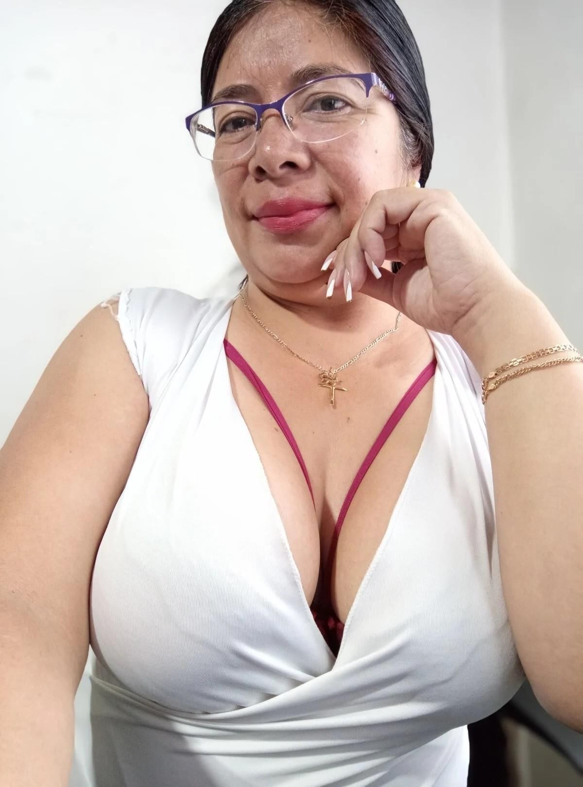 Latina Fuck Mommy and Homeschool Sex Ed Teacher Valentina
