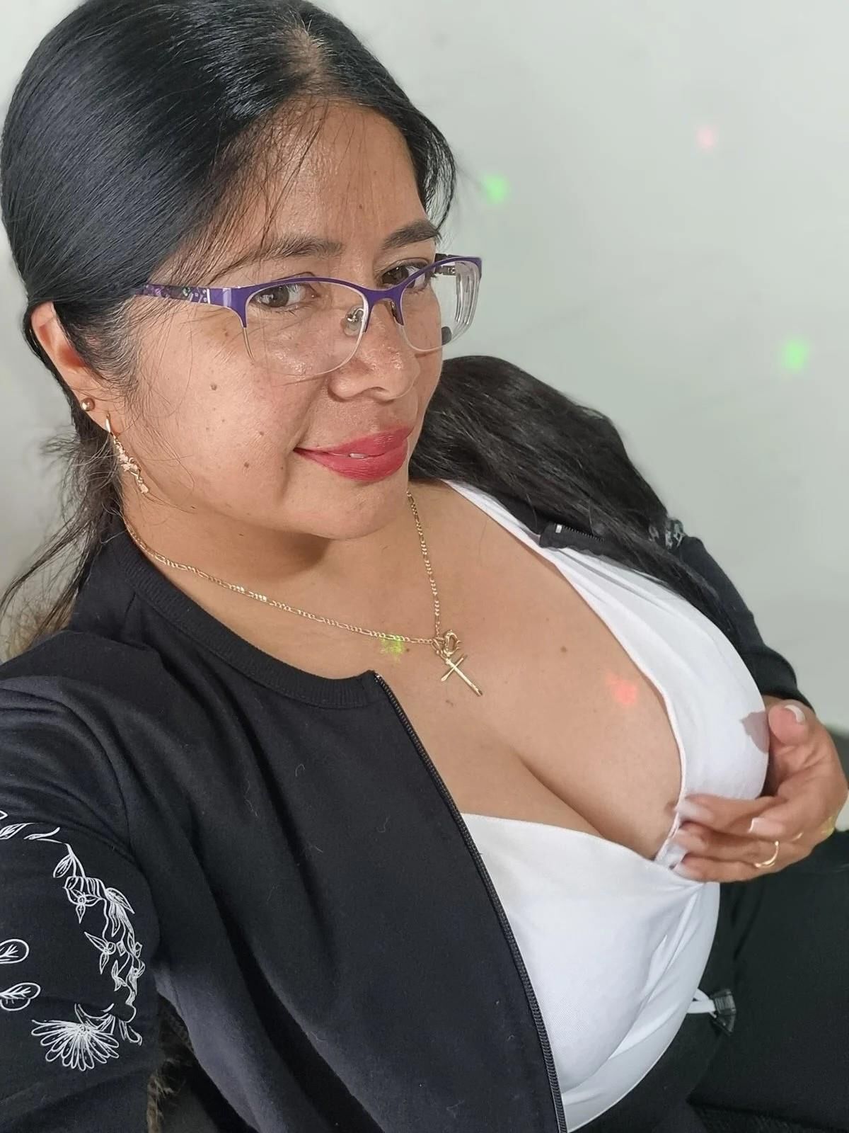 Latina Fuck Mommy and Homeschool Sex Ed Teacher Valentina