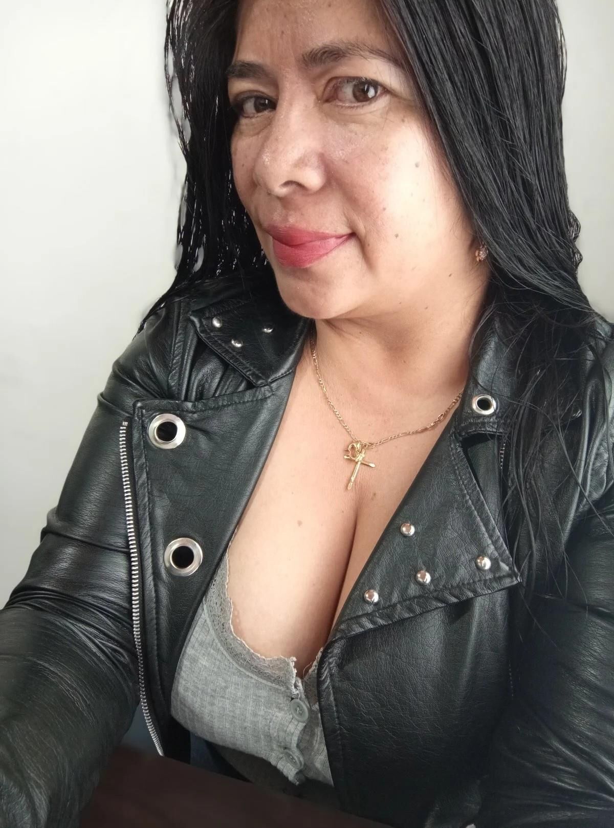 Latina Fuck Mommy and Homeschool Sex Ed Teacher Valentina