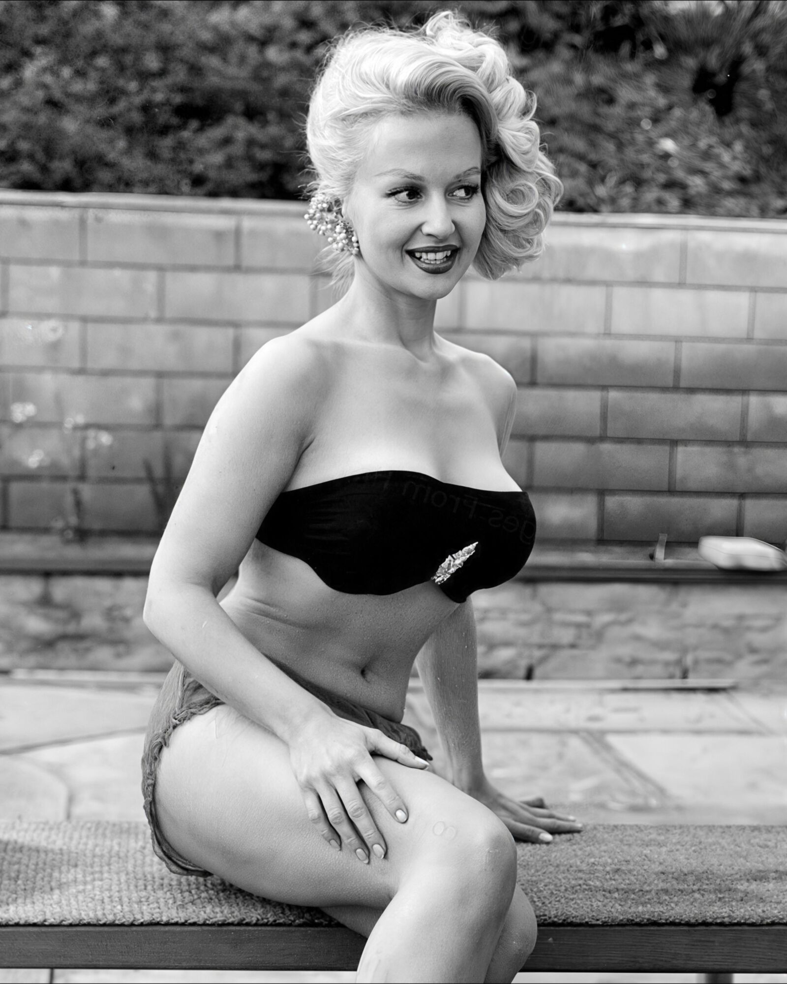 La actriz vintage Greta Thyssen en Hyper Resolution