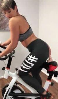 Bombe de pornstar milf hannah Brooks