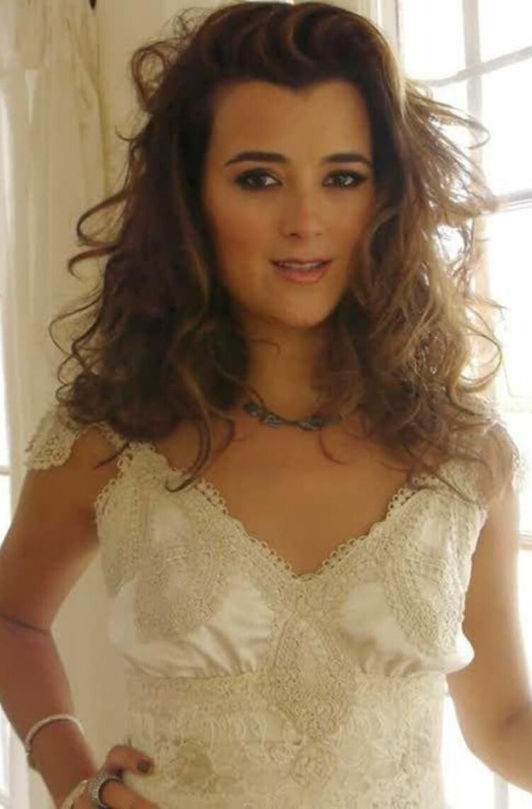 Cote de Pablo Photo #