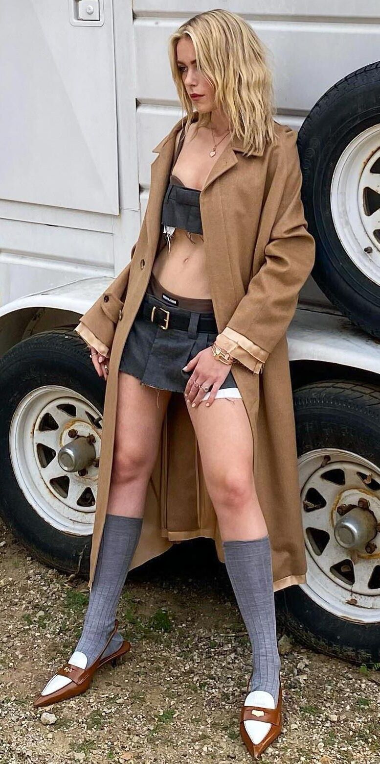 Hot Celebs Teasing Us In A Very Good Way 